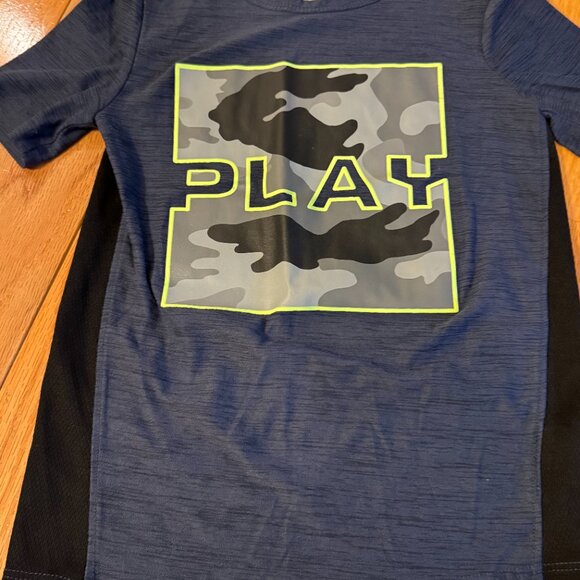 5T Old Navy Moisture-Wicking Graphic Tee for Toddler Boys (set of three) - Picture 4 of 8